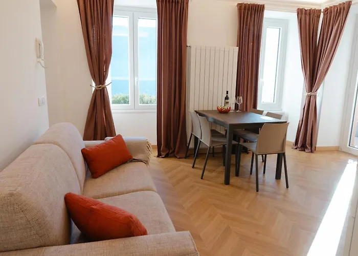 Belvedere 237 Lakeview Terrace Luxury 아파트 *